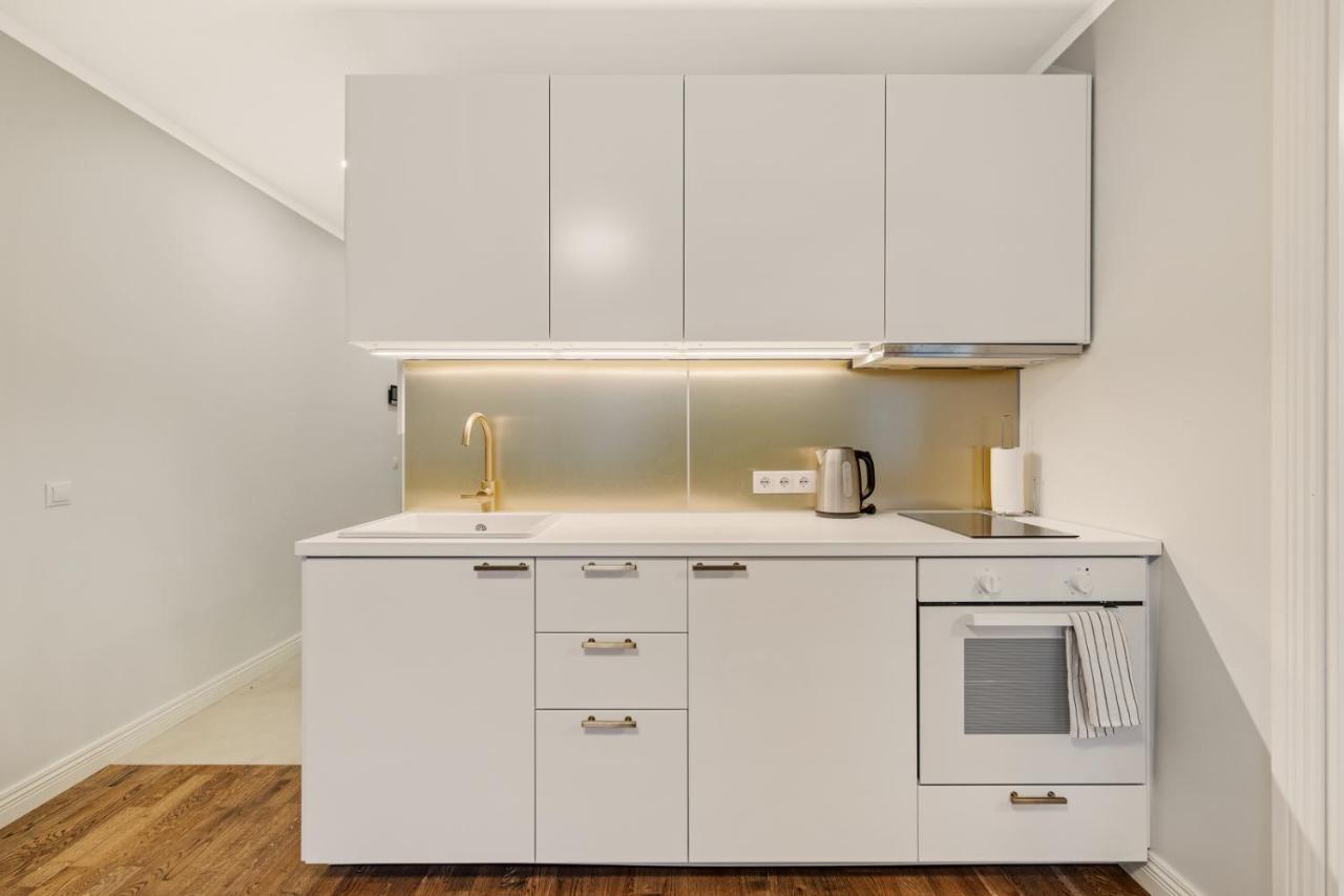 Charming 1Br In Superb Location, Free Parking & Wi-Fi Lägenhet Tallinn Exteriör bild
